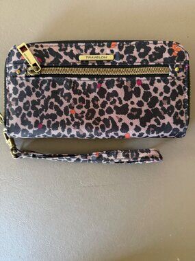 Travelon RFID Blocking Leopard Print Wristlet Wallet... colorful